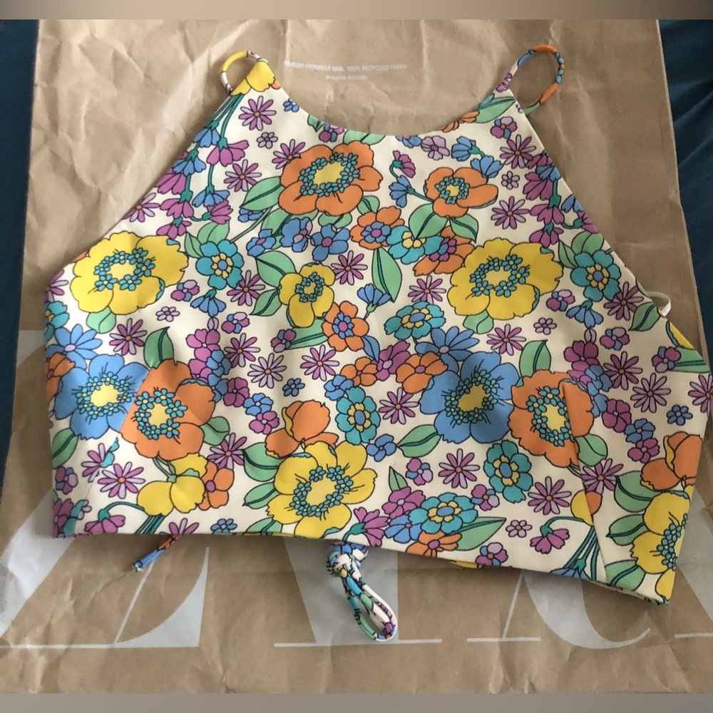 ZARA NWT OPEN BACK GROOVY FLOWERS CROP TOP - Picture 3 of 3